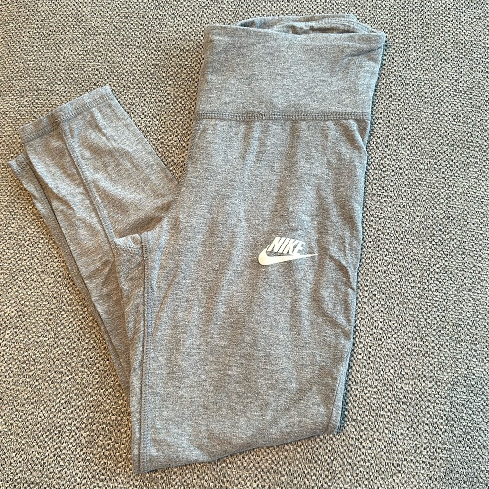Girls Nike leggings